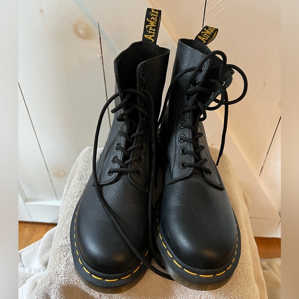 Dr. Marten 1460 Pascal Lace Up Boots